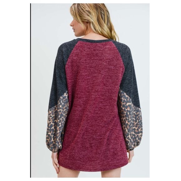 $20 start 8 LAST ONE ❤️ MOHAIR LEOPARD CONTRAST TOP - Picture 4 of 5